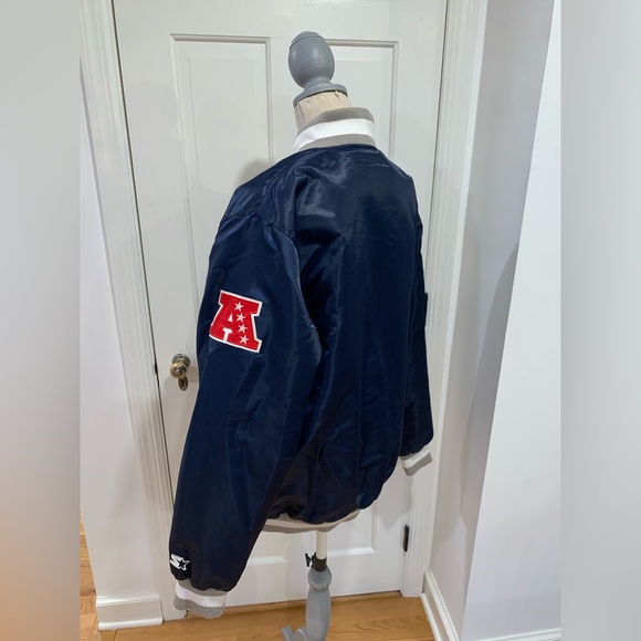 New England Patriots NFL Bomber Jacket size LARGE - Picture 2 of 7